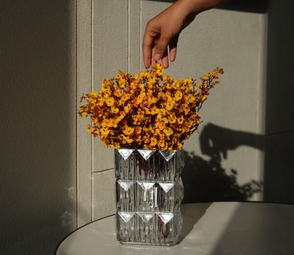 Opulent Glass Vase - Image 2