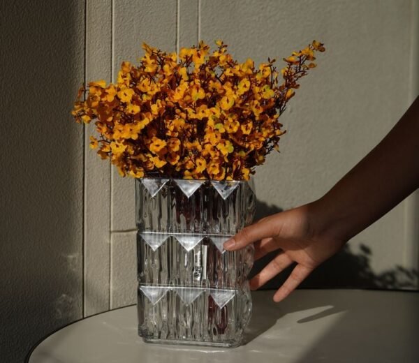 Opulent Glass Vase - Image 4