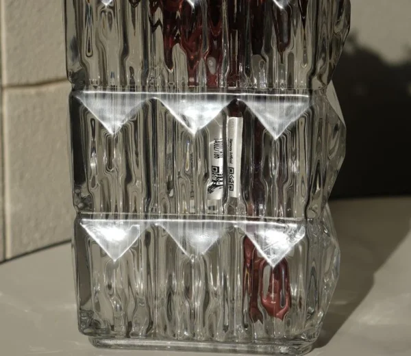 Opulent Glass Vase - Image 6